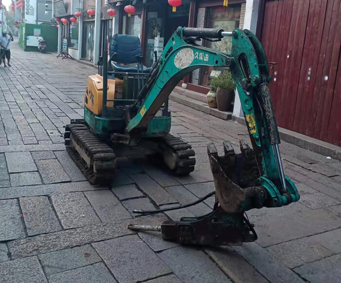 農(nóng)業(yè)養(yǎng)殖基地開挖水溝(圖1)