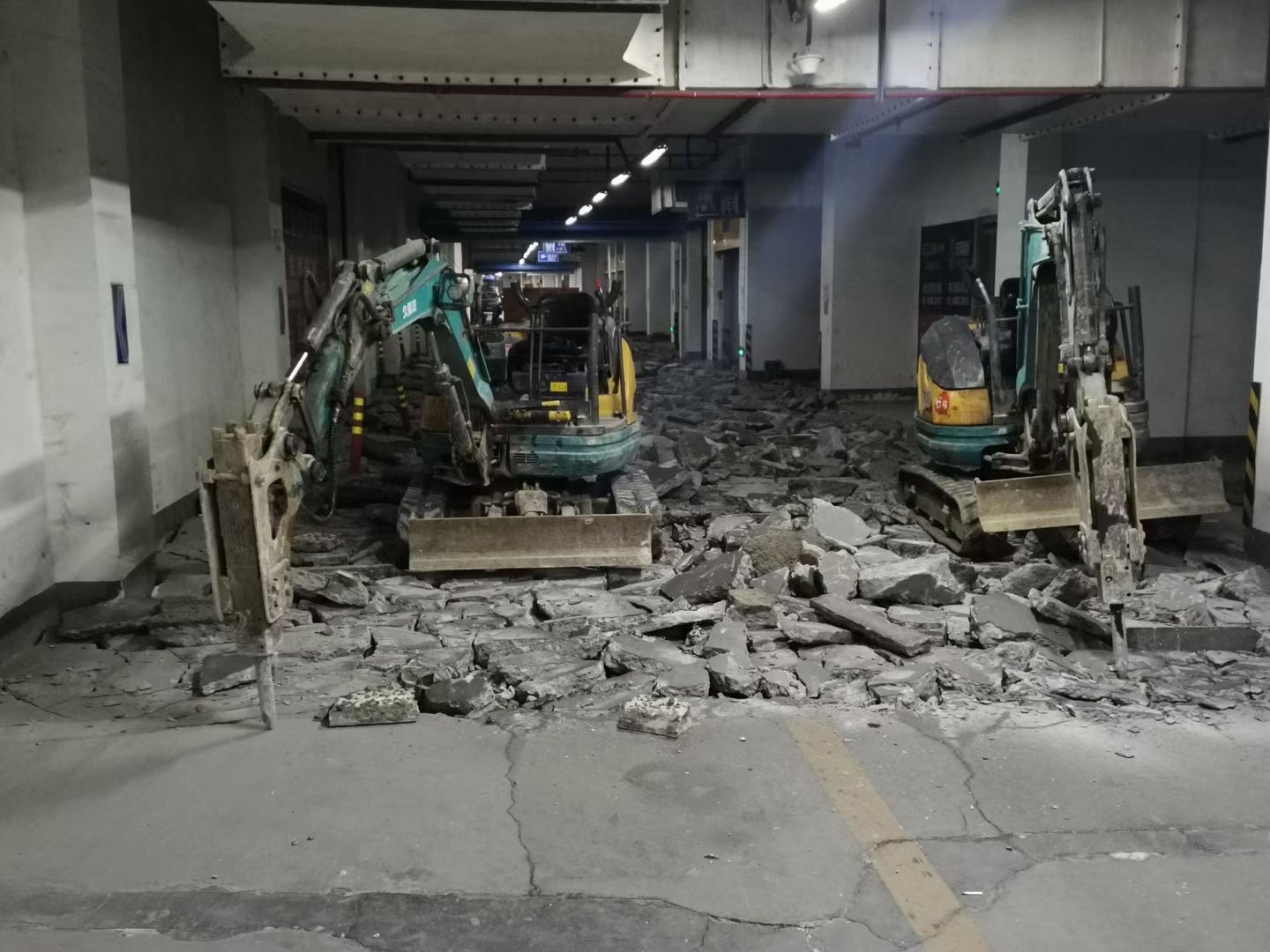 微型小挖機延長壽命的一些保養(yǎng)方法有哪些？(圖1)