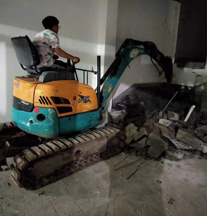 微型小挖機(jī)長(zhǎng)時(shí)間存放需要注意哪些方面？(圖1)